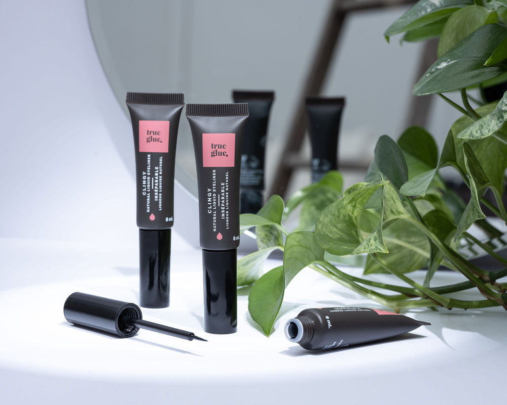 TRUE GLUE Clingy Natural Liquid Eyeliner